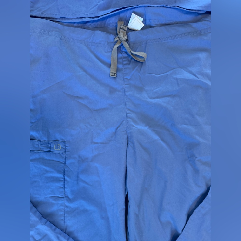 WonderWink WonderWORK Scrub Set - Ceil Blue - XXS Top / XS Tall Pants - Picture 4 of 10